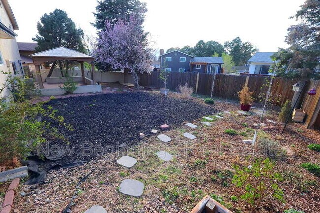 Building Photo - 5330 Silver Spur Ave