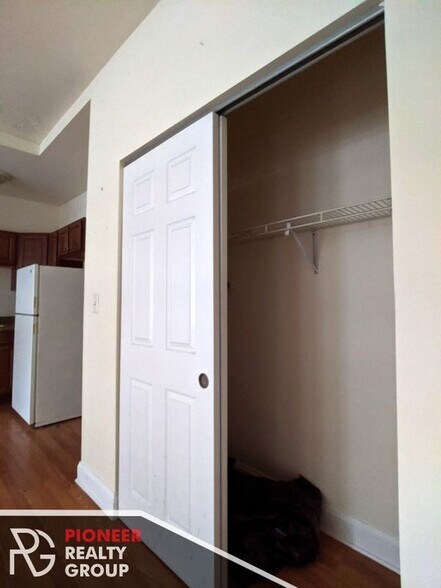 Building Photo - 2600 N Kimball Ave