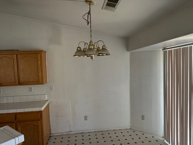 Building Photo - 953 Himalaya Ln