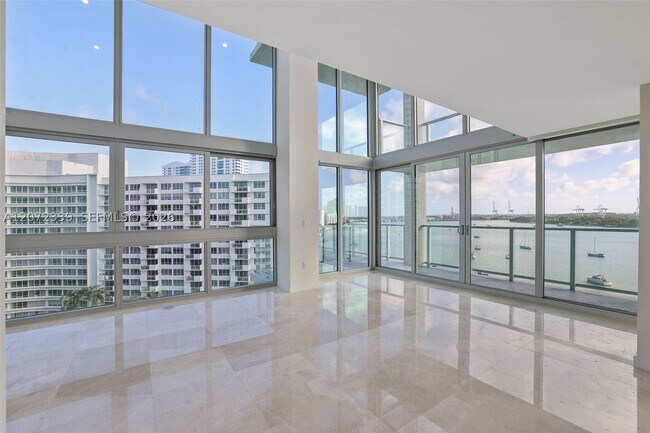Building Photo - 1500 Bay Dr E