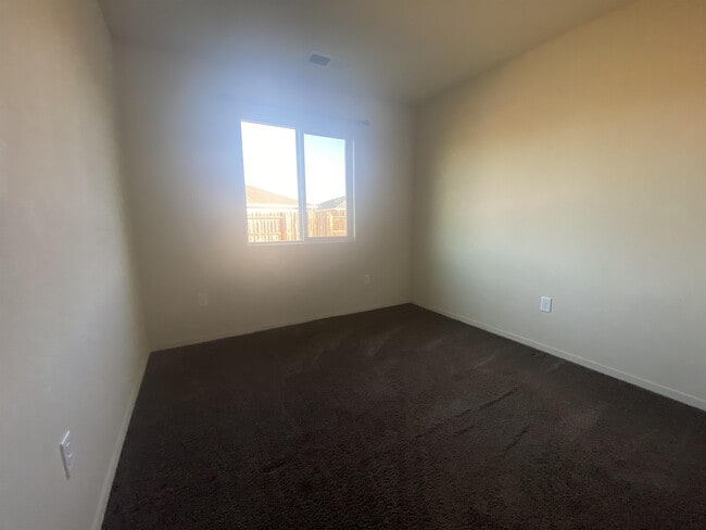 Building Photo - 388 N Biggs Dr