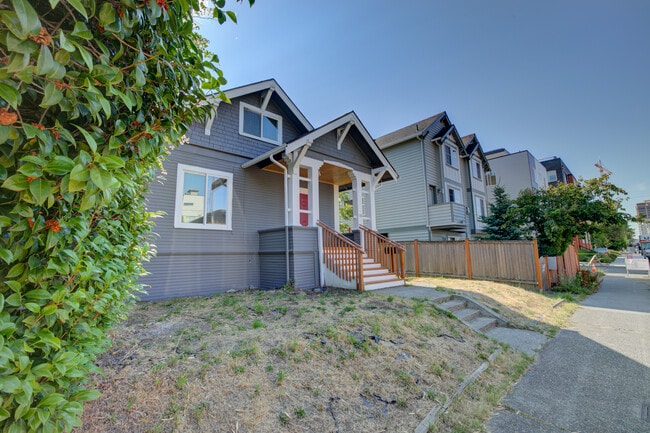 Building Photo - 5232 Brooklyn Ave NE