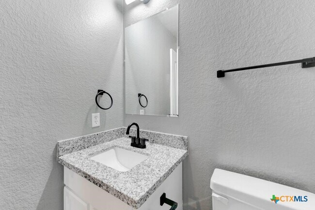Building Photo - 2321 Terrace Dr