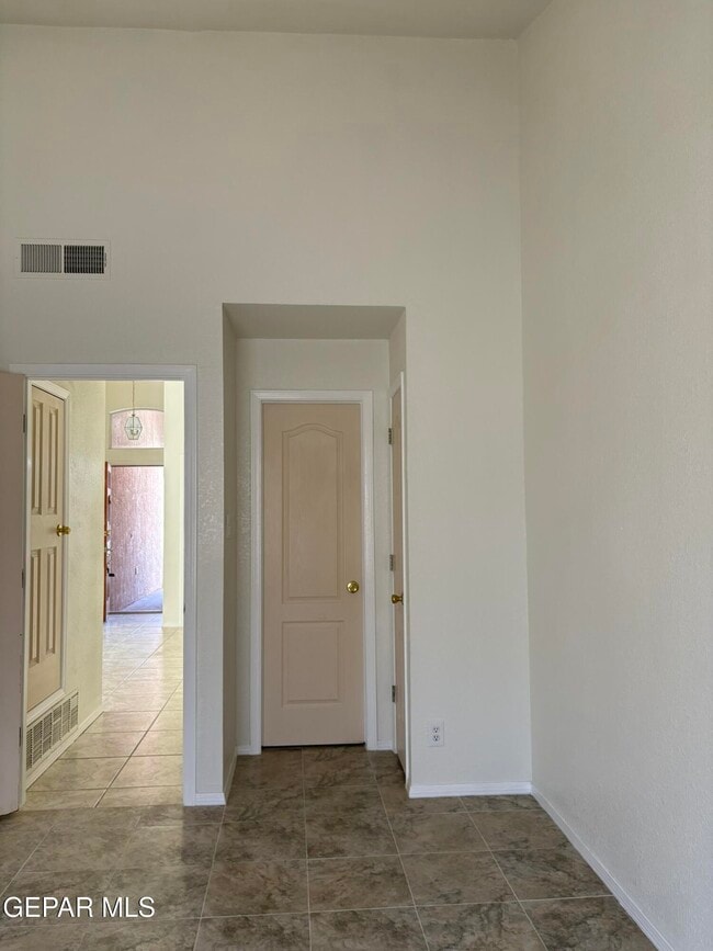 Building Photo - 11812 Kings Arms Ct