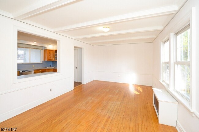 Building Photo - 29 13th Ave