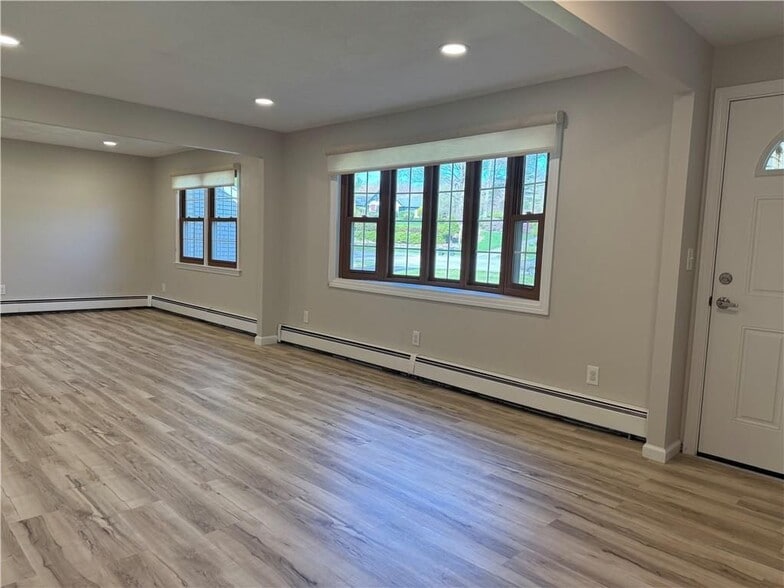 Building Photo - 4 Apple Orchard Ln