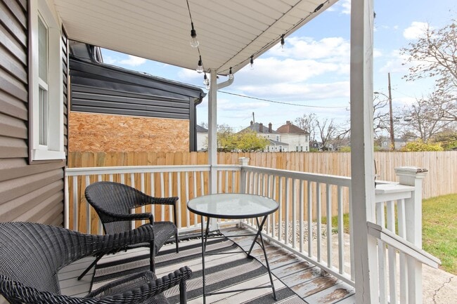 Building Photo - Modern Townhome in the Heart of Franklinton