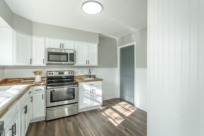 Building Photo - 3474 Lockwood Cir