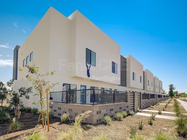 Building Photo - 775 W Coolidge St