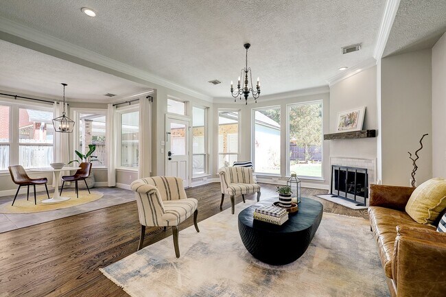 Building Photo - 18902 Mountain Spring Dr