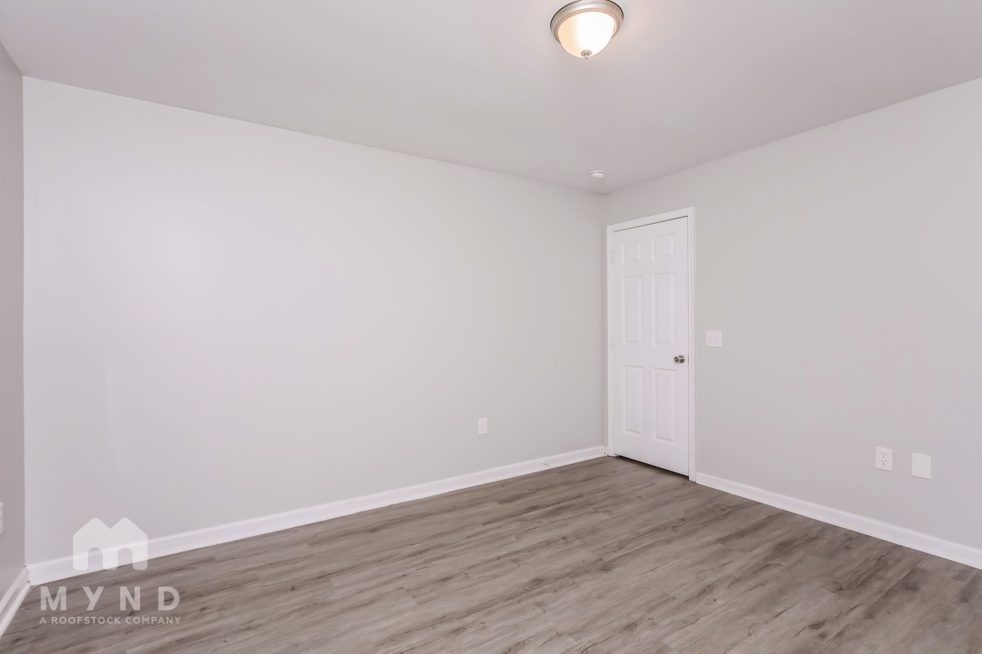 Building Photo - 215 Clearwater Dr