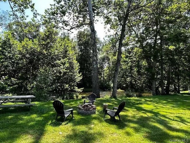 Building Photo - 222 Hurley Rd