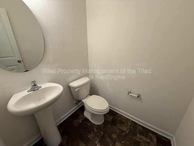 Building Photo - 1907 Northrop Dr