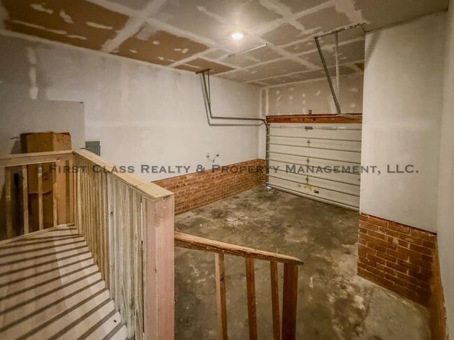 Building Photo - 5819 Woodrock Ct