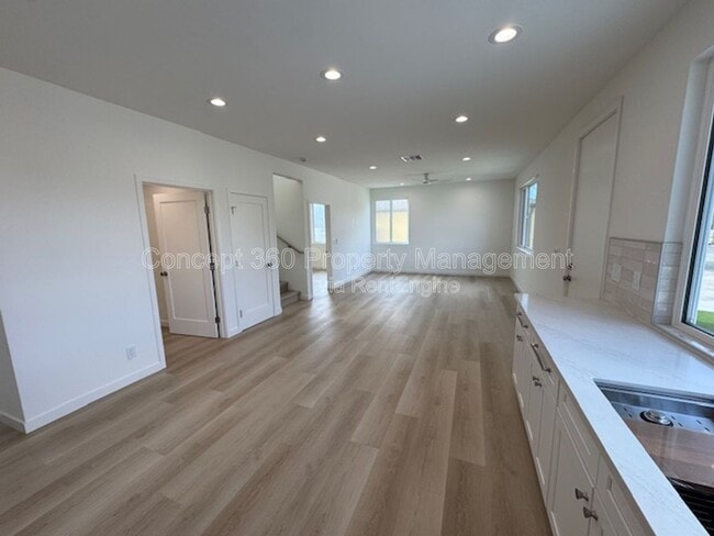 Building Photo - 6168 Briercrest Ave