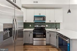 Building Photo - 1010 W Arizona St