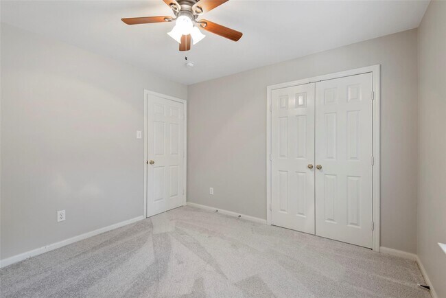 Building Photo - 35 N York Gate Ct