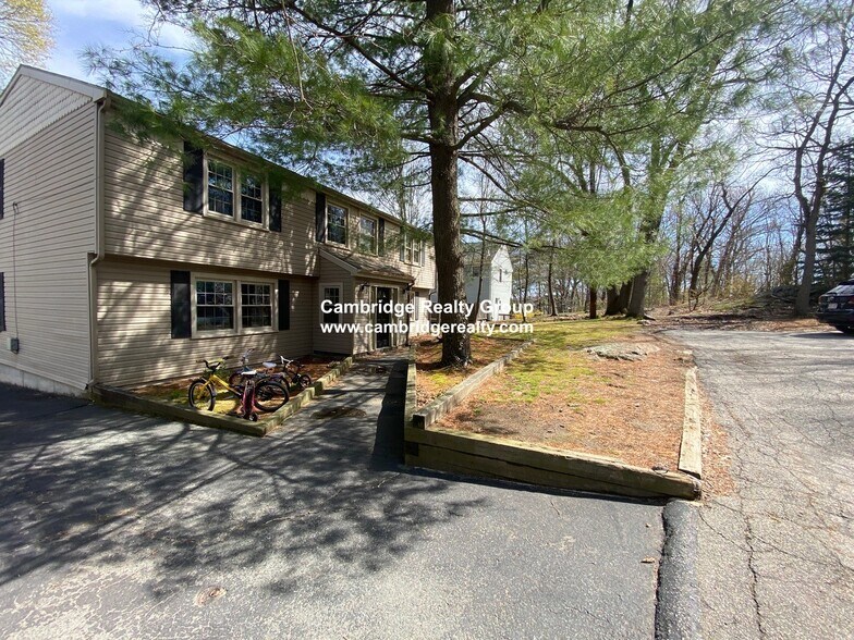 Building Photo - 14 Park Pl