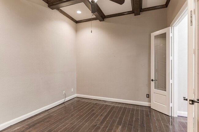 Building Photo - 20315 Knights Branch Dr