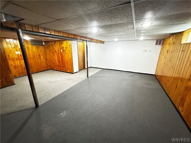 Building Photo - 13 Satinwood Dr