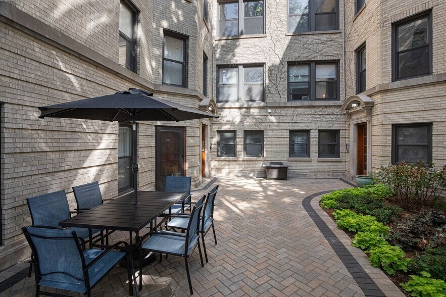 Building Photo - 7503 N Eastlake Ter