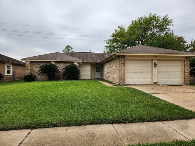 Primary Photo - 2715 Sunbird Dr