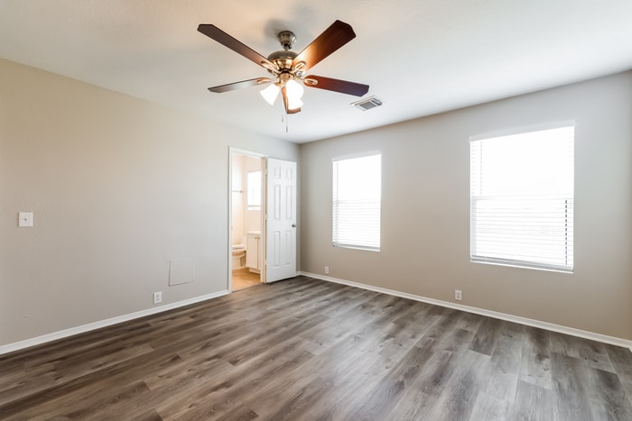 Building Photo - 2323 Emory Knoll Dr