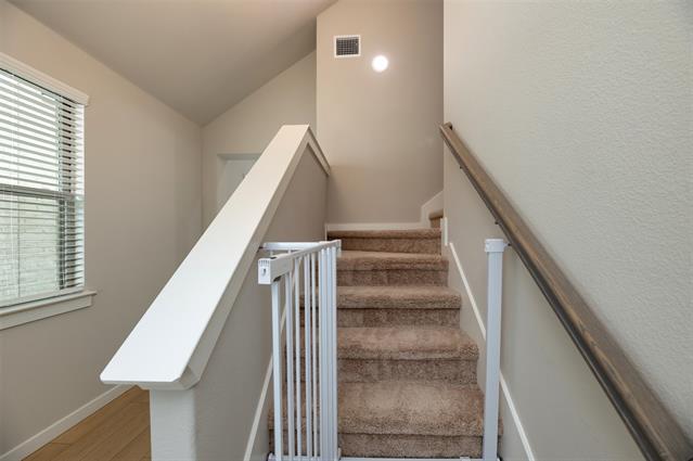 Building Photo - 222 Goosewood Dr