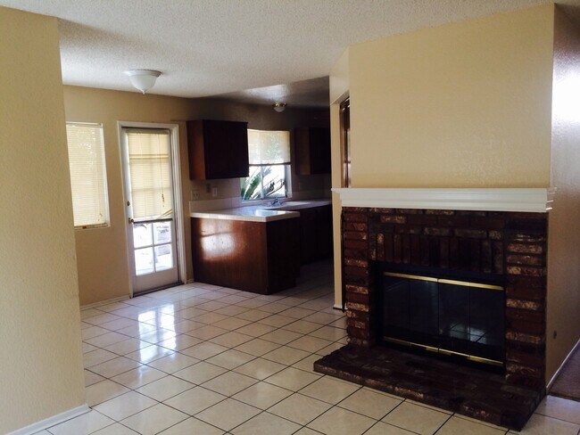 Building Photo - 12040 Ocotillo Dr