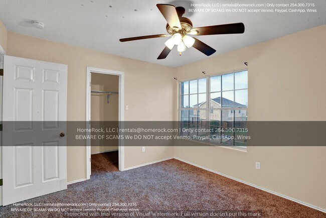 Building Photo - 3 Bedroom 2.5 Bath Available
