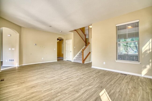Building Photo - 2370 Windmill Dr