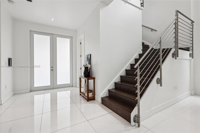 Building Photo - 10445 NW 68th Terrace