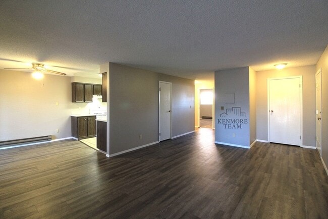 Building Photo - 2 Bedroom, 1 Bath Condo in Kennewick