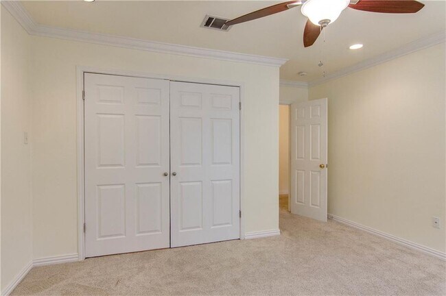 Building Photo - 1713 Cullen Ave