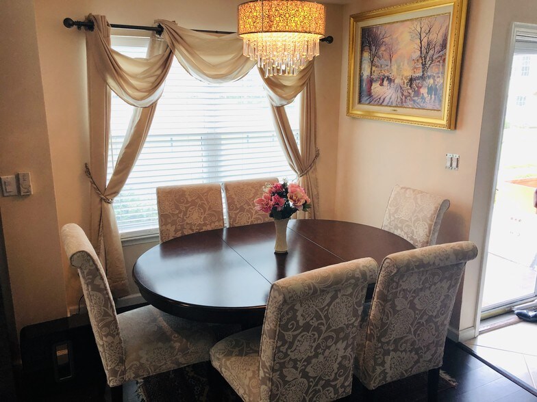 Dining Room - 2501 Vroom Dr