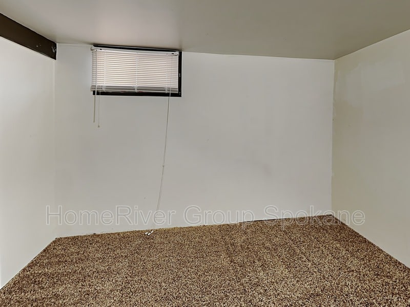Building Photo - 5311 N Elm St