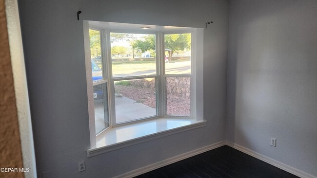 Building Photo - 1209 Antonio St