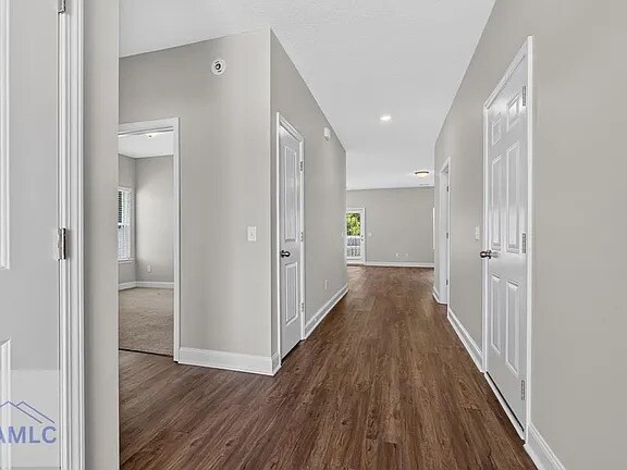 Building Photo - 589 Meloney Dr
