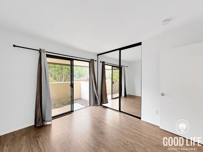 Building Photo - 12851 Caminito Del Canto