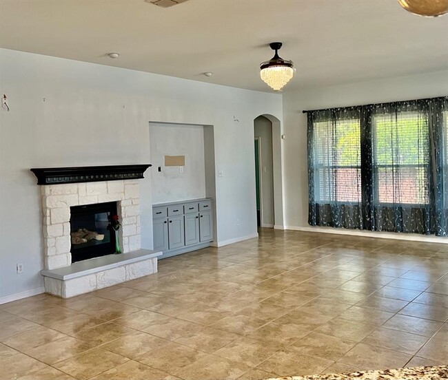 Building Photo - 1308 Creekstone Dr