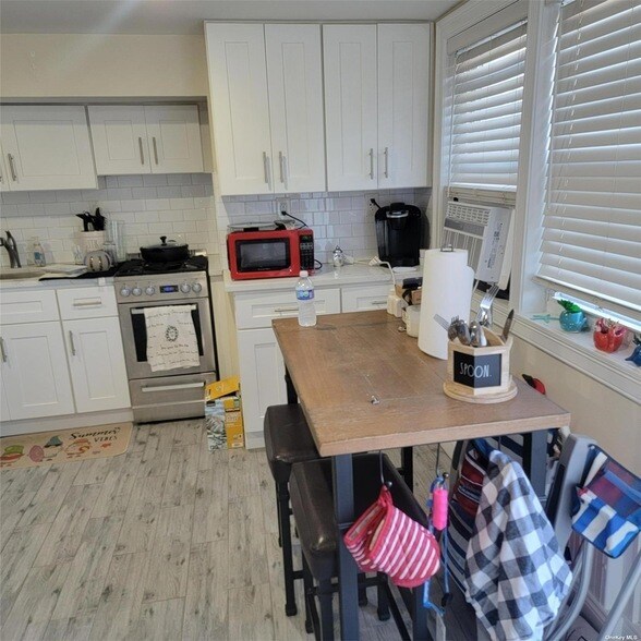 Building Photo - 155 Lincoln Blvd