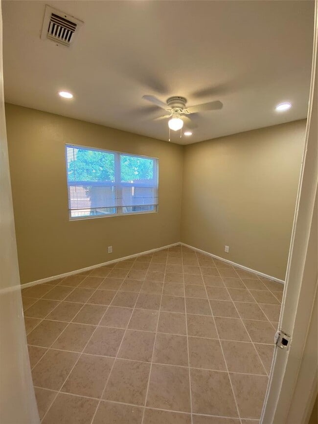 Building Photo - 10307 Burmaster Ln