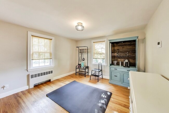 Building Photo - 40 Dunster Ln