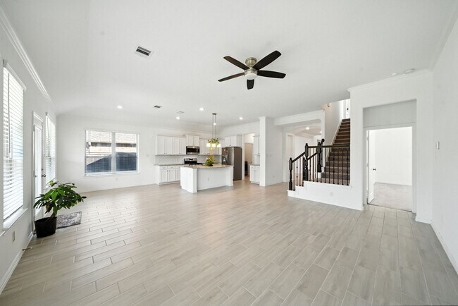 Building Photo - 15011 Old Horseshoe Lake Dr