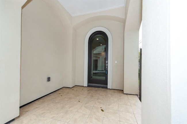 Building Photo - 5637 Kiam St