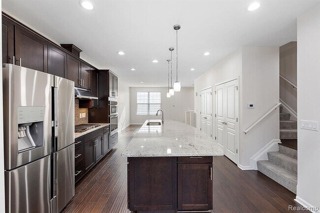 Building Photo - 2884 Glenbar Cir