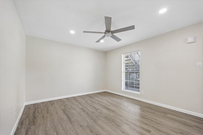 Building Photo - 8939 Gaylord Dr