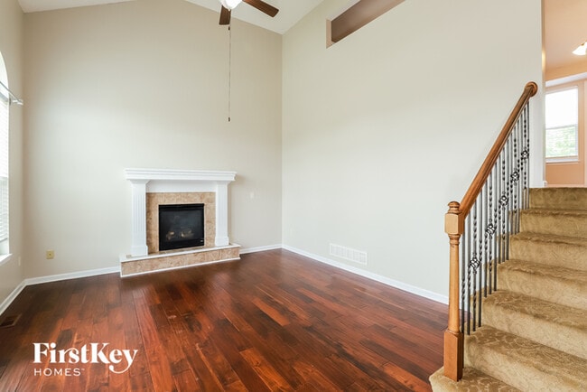 Building Photo - 8700 N Colrain Ct