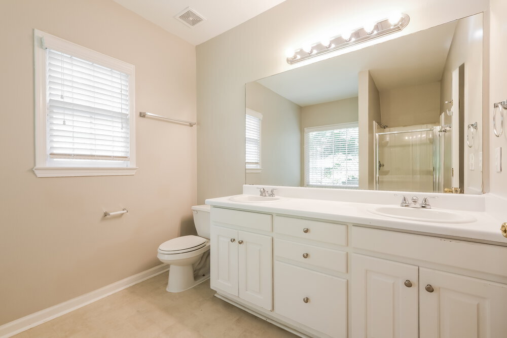 Building Photo - 605 Oxford Crest Ct NW