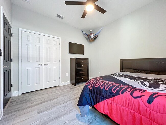 Building Photo - 5559 Trevesta Pl